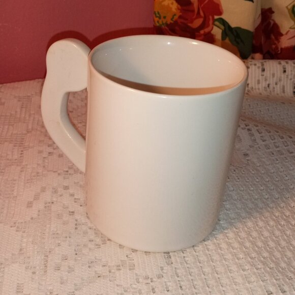 CHRISTMAS COLORFUL 4" INCH MUG THAT SAY'S, "MERRY CHRISTMAS". - Picture 4 of 6